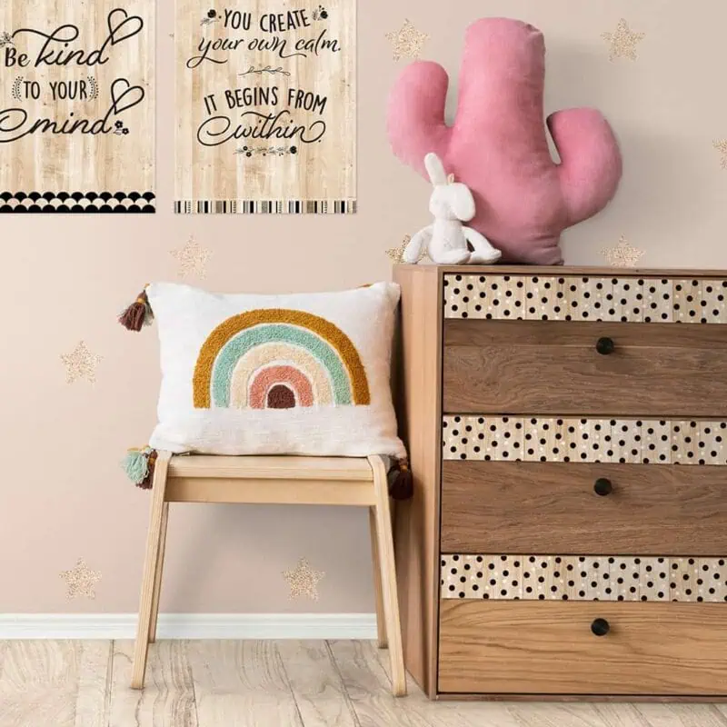 Polka dots on wood (cd) ez border