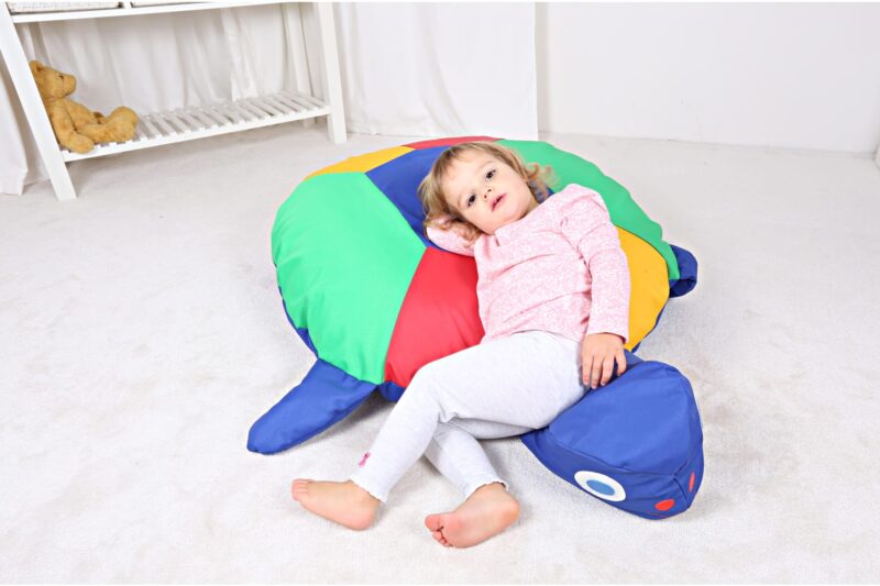 Dynamis size: 130 cm seat bag filled with polystyrene balls. The cover of the bag is made of solid leatherette suitable for children from 4 years of age. Easy maintenance.