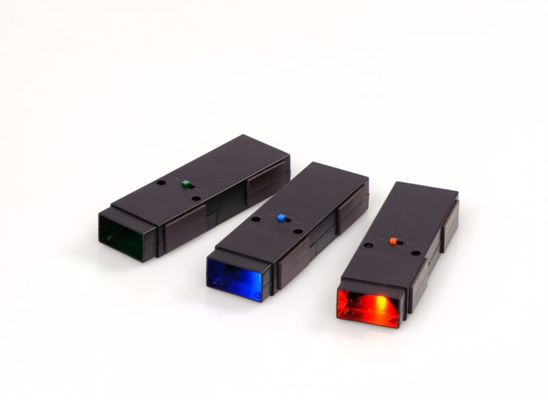 Vinco educational led spotlights, set of 3 (red, green, blue) for optics and color mixture magnetized: for tafel & whiteboard including batteries energy -saving leds for a clear physics lessons led color spotlights offer great opportunities for your expertise lessons. These special flashlights either create a colored light cone or a linear light beam. The led spotlights are magnetized and are therefore perfect for blackboard and whiteboard. Application examples for the linear light beam < /p> with optical lenses, they demonstrate the light break very clearly. Or concave prisms demonstrate how optical lentils break light. With hand mirrors, your students can redirect and continue the rays. Application examples the light cone ideal for all experiments for color mixing you show by combining all light cones the principle of additive color mixing. Together with prisms, they impressively illustrate the principle of light fraction. Prisms and print templates are not included. Scope of delivery 3 spotlights (1 x red, green, blue) including batteries (2 x mignon per spotlight) warnings warning! To be used under the direct supervision of an adult. Warning! Not suitable for children under 3 years of age due to small parts. Danger of suffocation!