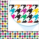 a pattern of houndstooth