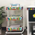 Doodle bookshelf (cd) ez border